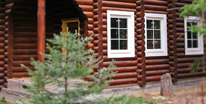 Как установить ПВХ-окна в деревянном доме