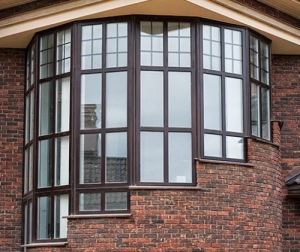 Эркерные окна: особенности конструкции и дизайна