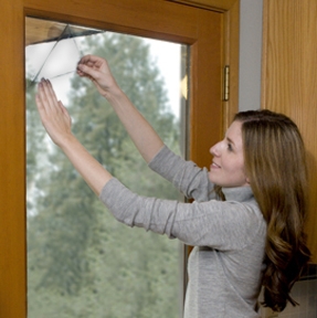 Как самостоятельно утеплить окна теплосберегающей плёнкой